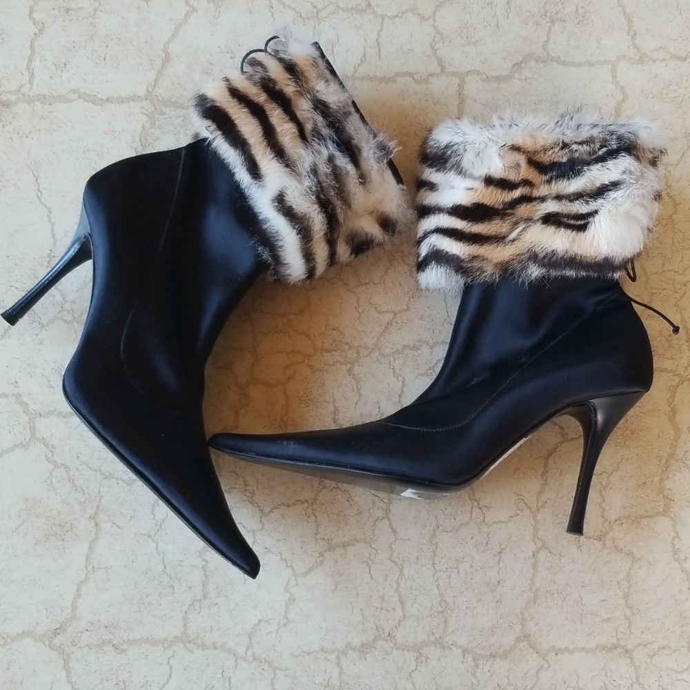 Itialian High Heals Satin Fabric With Fur